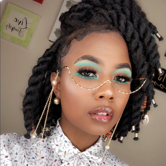 Meet your Posher, Ashley allsmiles - Picture 3 of 8